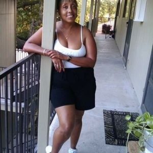 Meet your Posher, Ina